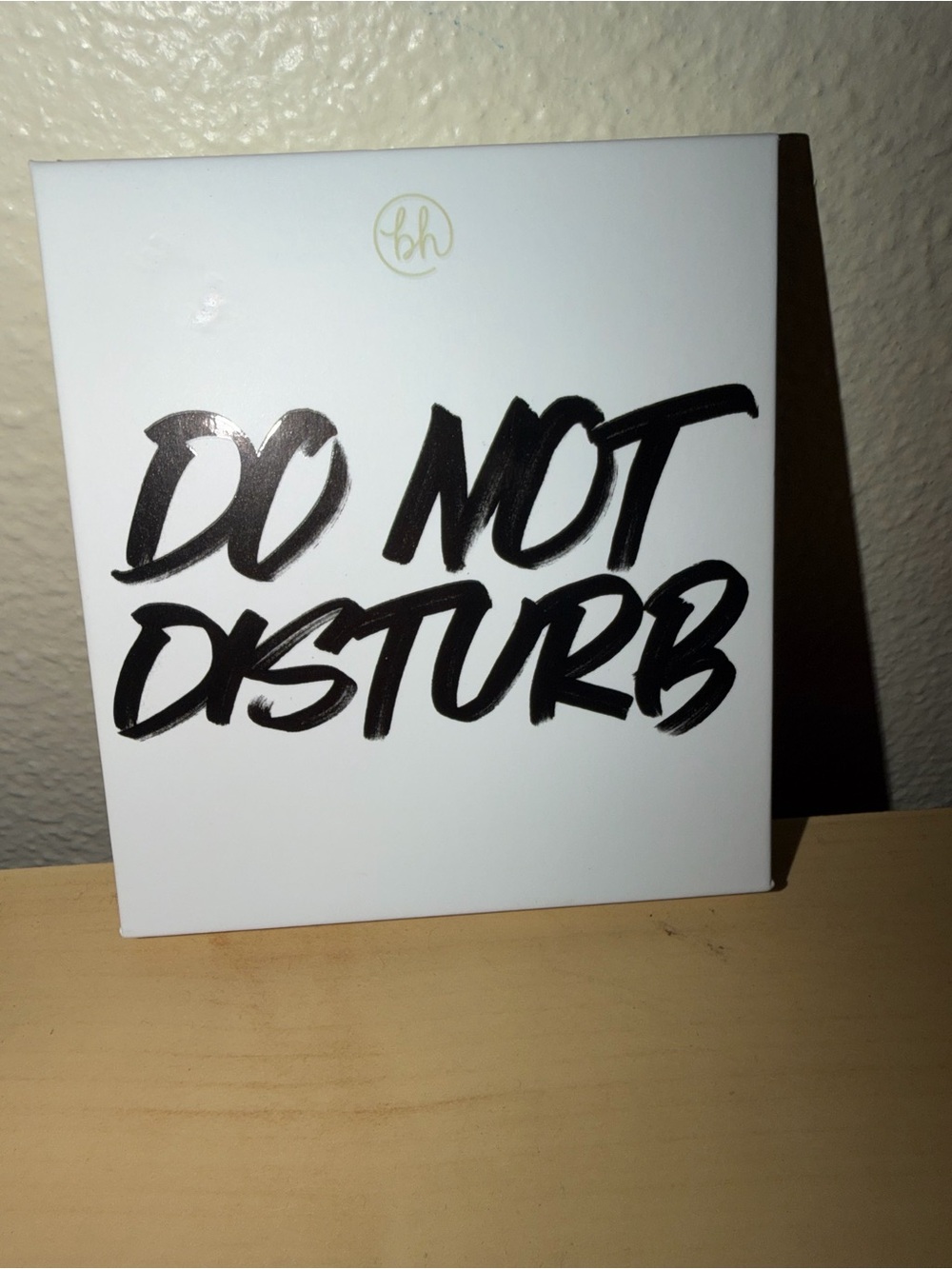 BH Cosmetics DO NOT DISTURB Wall Art - White and Black
